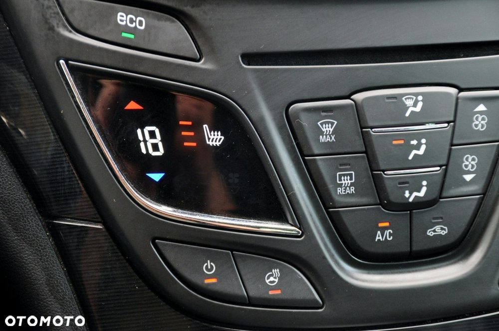 Opel Insignia - 35