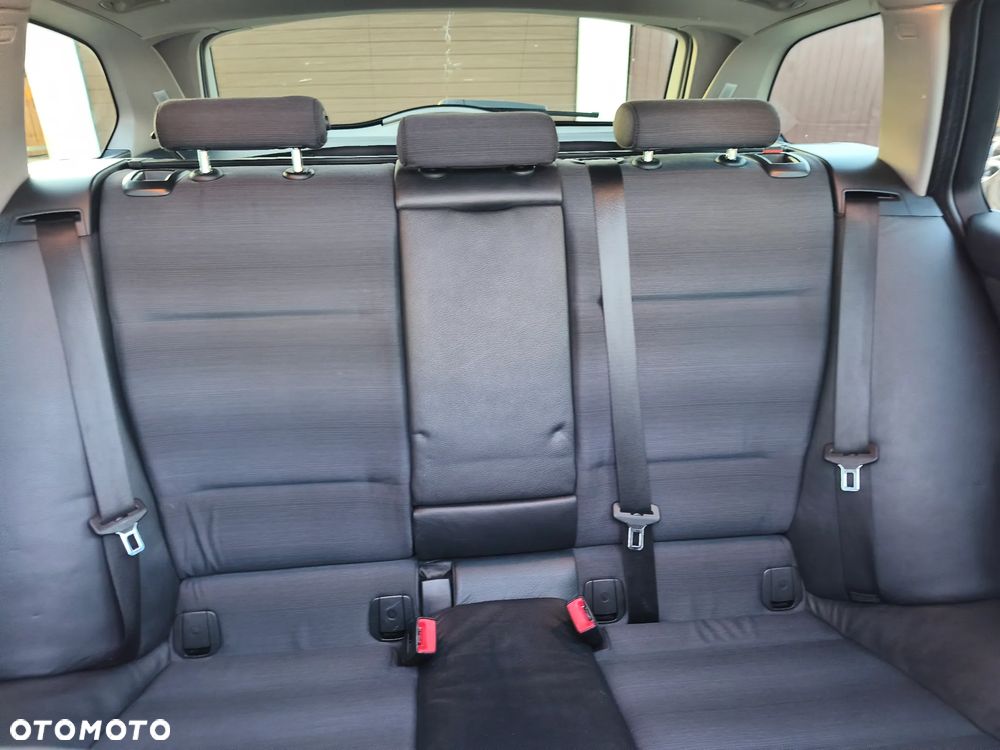 BMW Seria 3 330i - 23