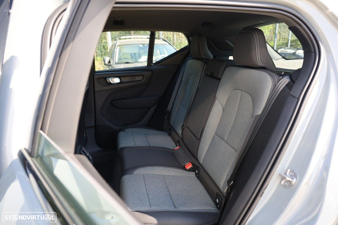 Volvo XC 40 2.0 B3 Plus Dark - 13