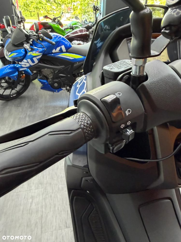 Yamaha NMAX - 27