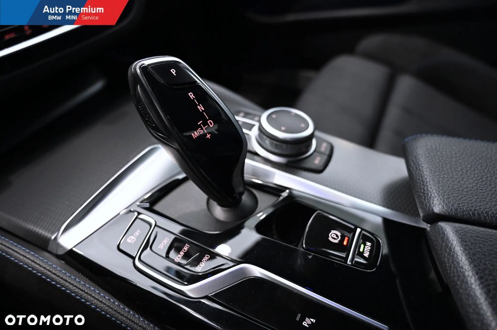 BMW Seria 5 520d xDrive - 7