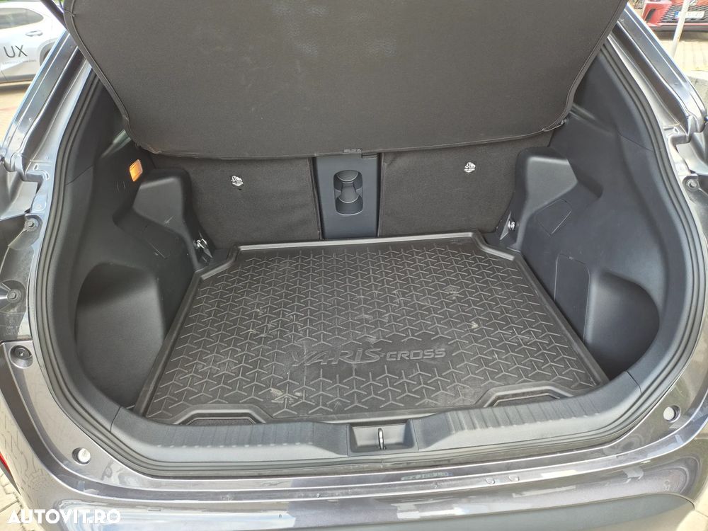 Toyota Yaris Cross 1.5 VVT-i HSD 4x2 Dynamic - 10