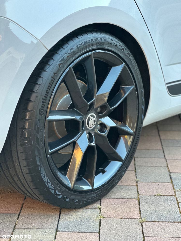 Skoda Octavia 2.0 TSI RS DSG - 14