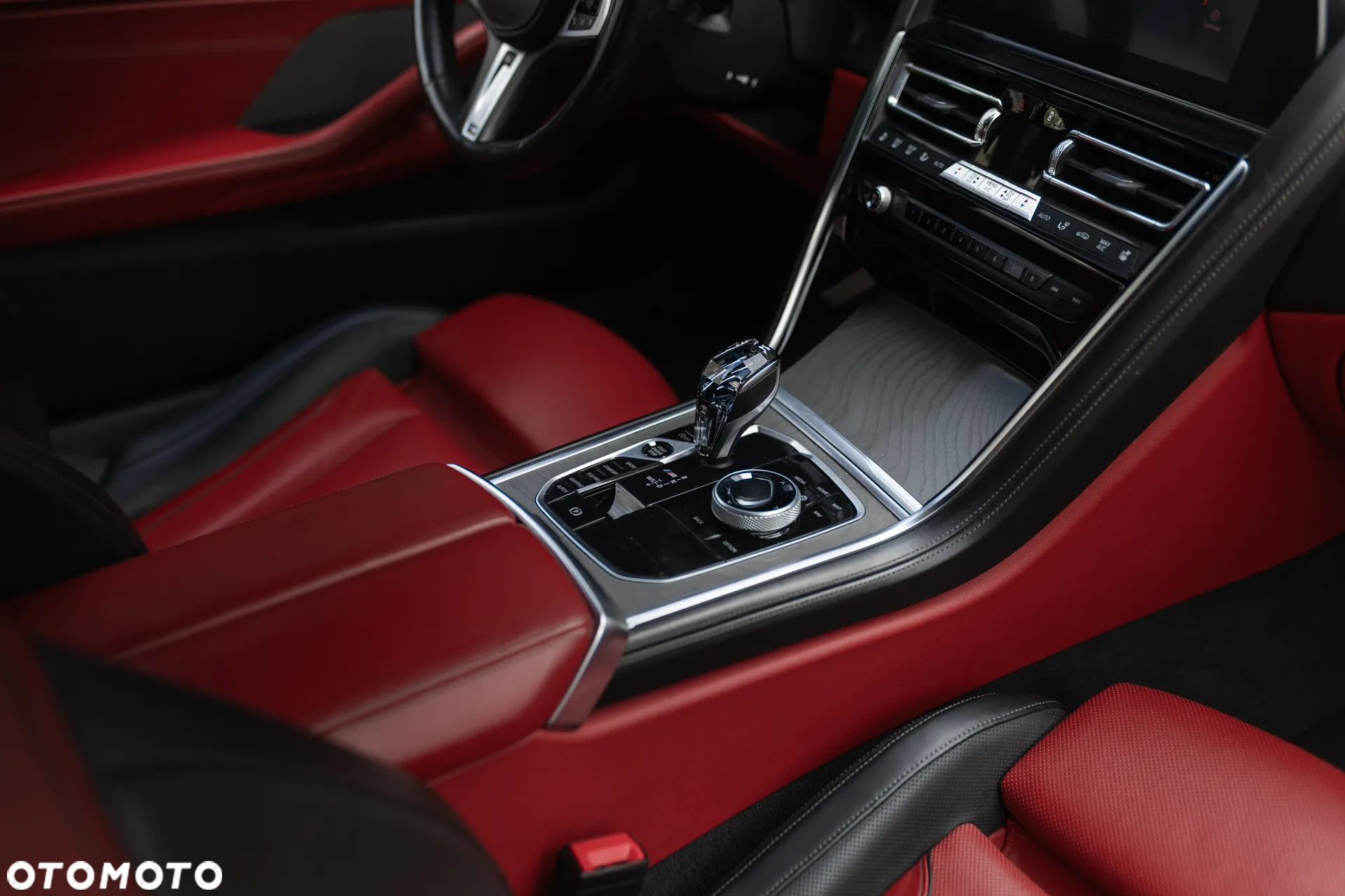 BMW Seria 8 M850i xDrive - 22