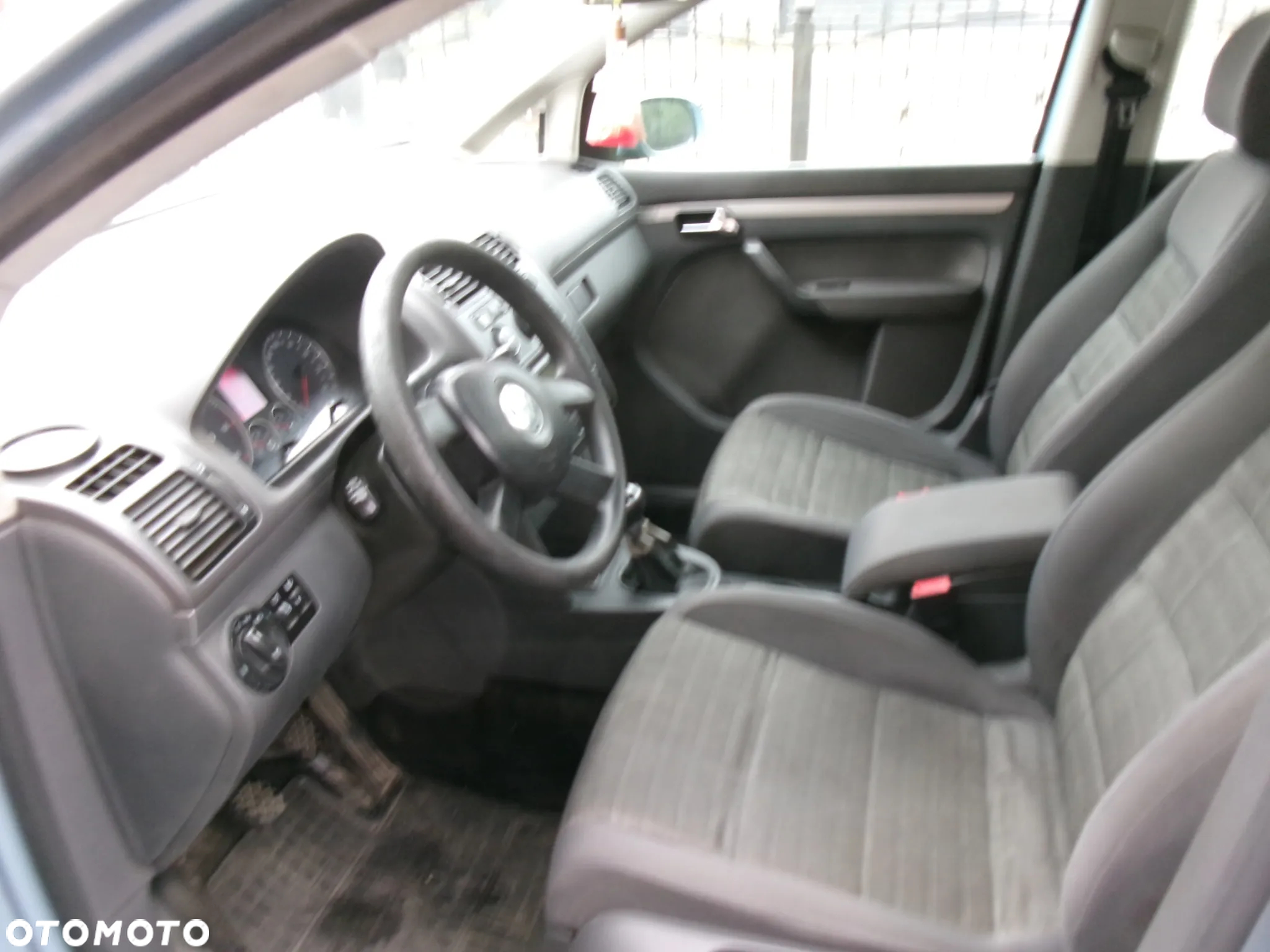 Volkswagen Touran 1.9 TDI Highline - 9
