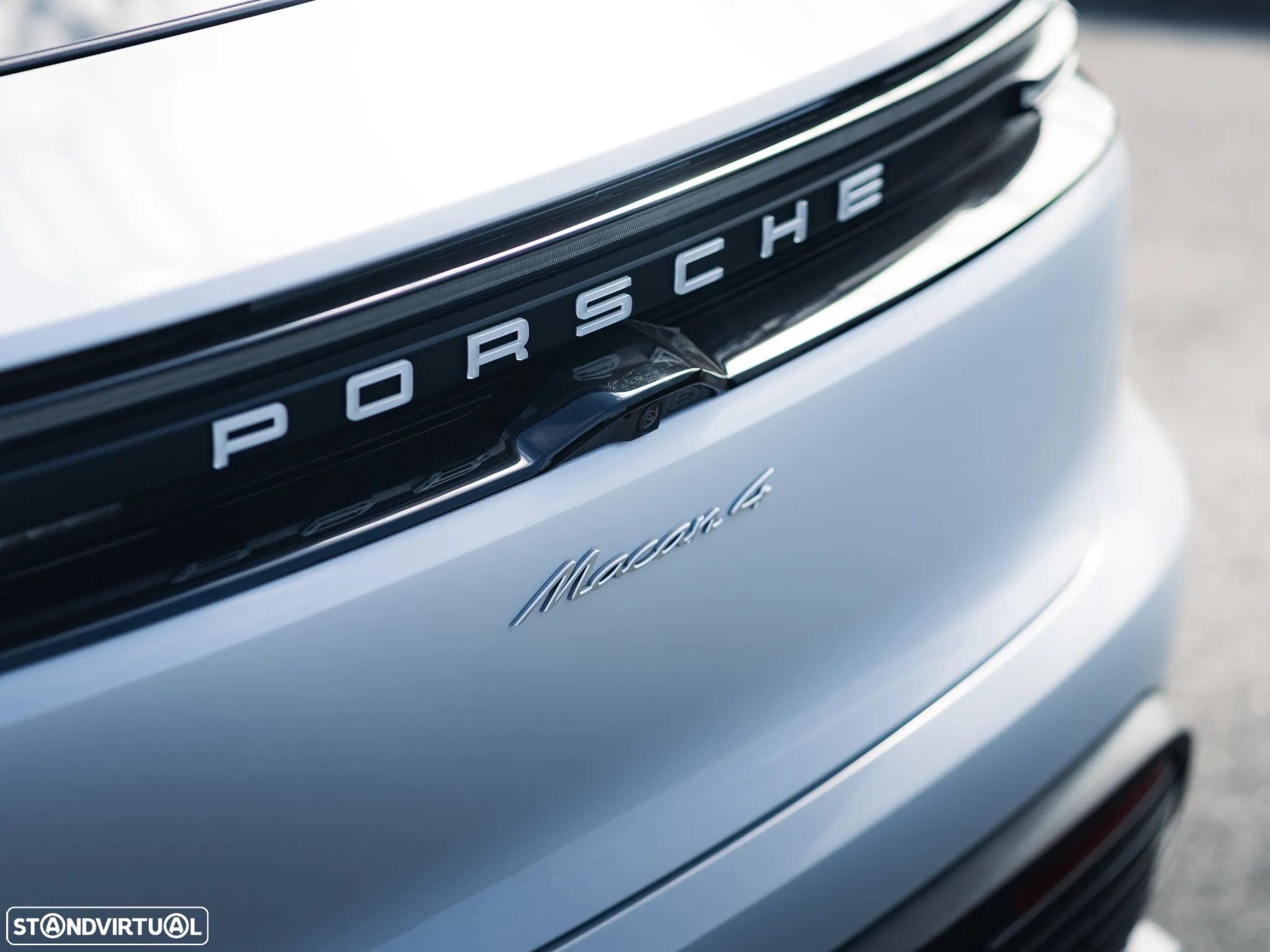 Porsche Macan Electric 4 - 32