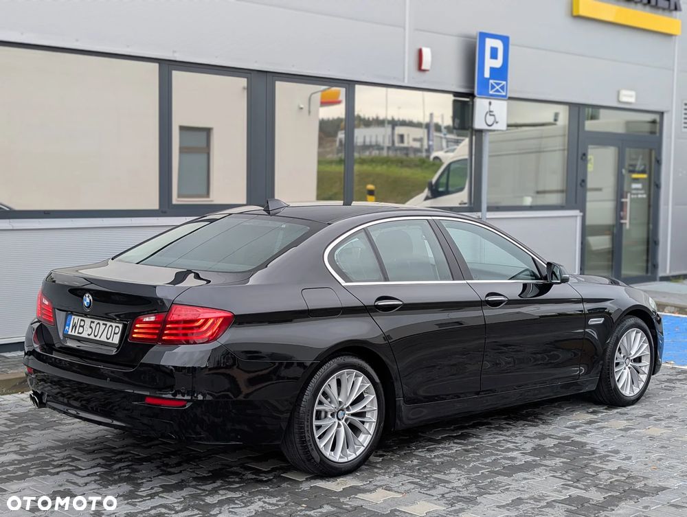 BMW Seria 5 525d xDrive Sport-Aut Luxury Line - 2