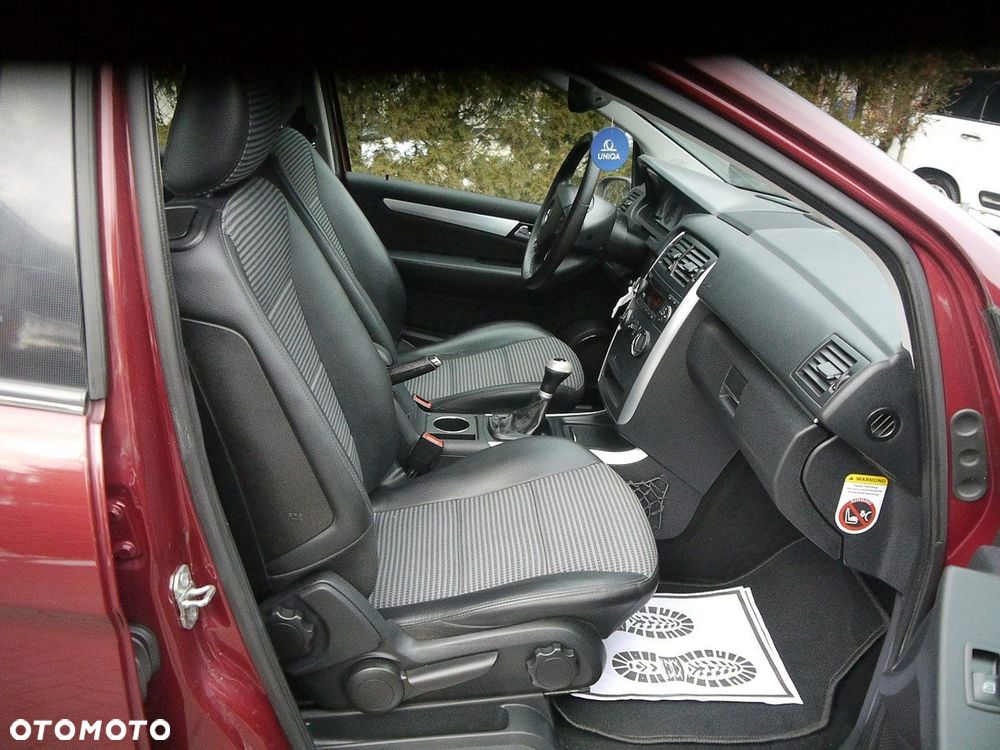 Mercedes-Benz Klasa B 150 BlueEFFICIENCY - 24