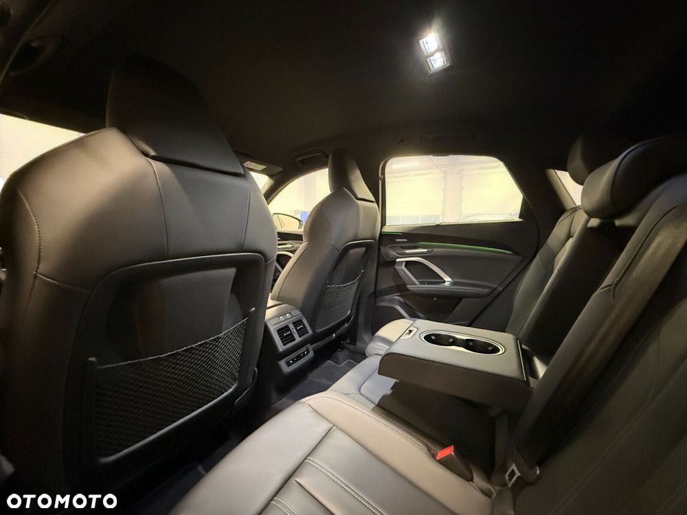 Audi Q5 Sportback - 29