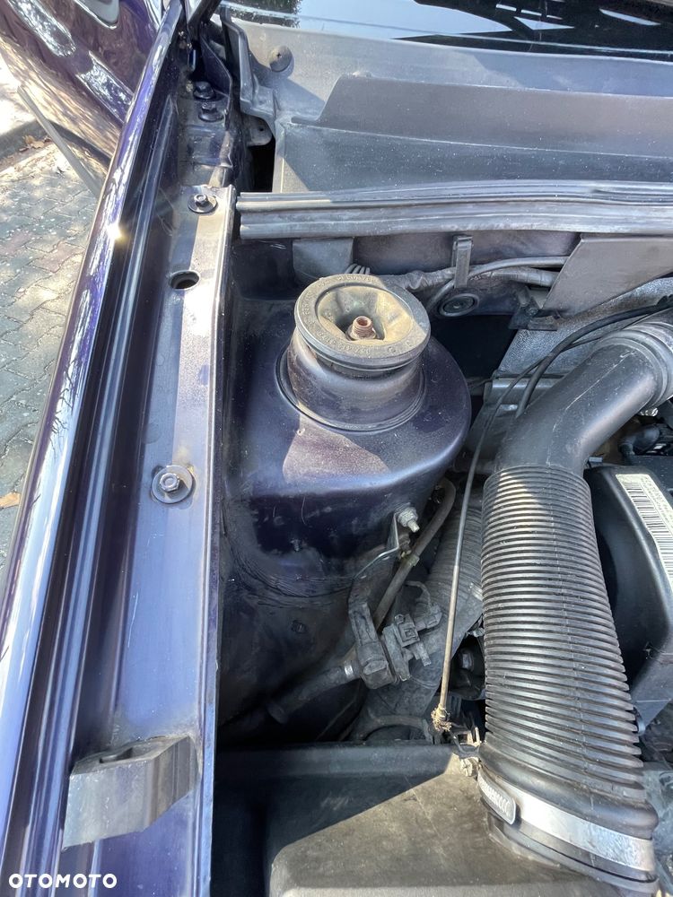 Volkswagen Golf 1.8 GL - 23