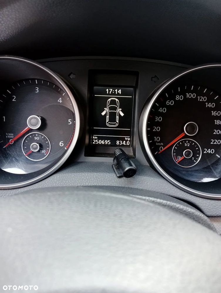Volkswagen Golf VI 2.0 TDI Highline - 6