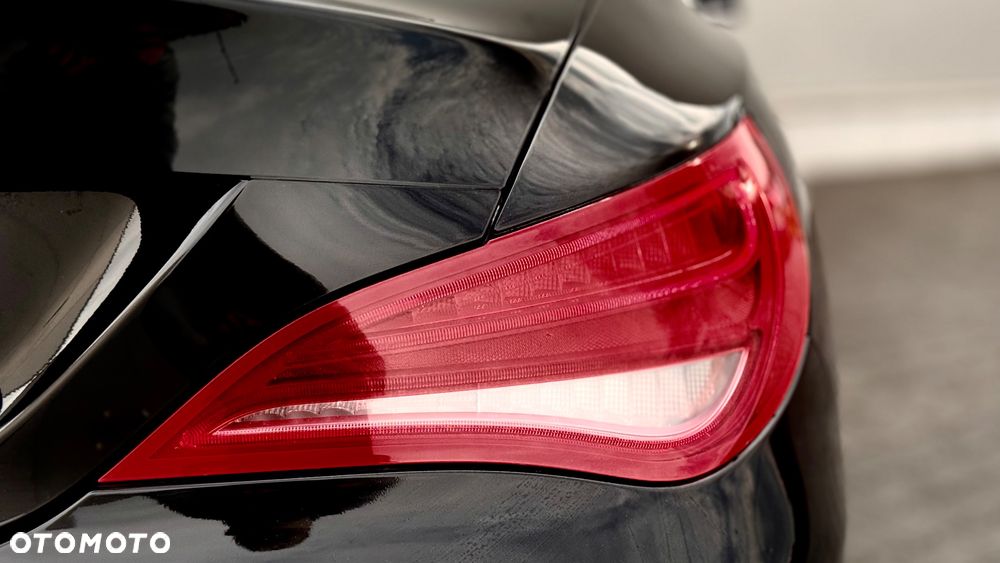 Mercedes-Benz CLA 200 AMG Line - 13