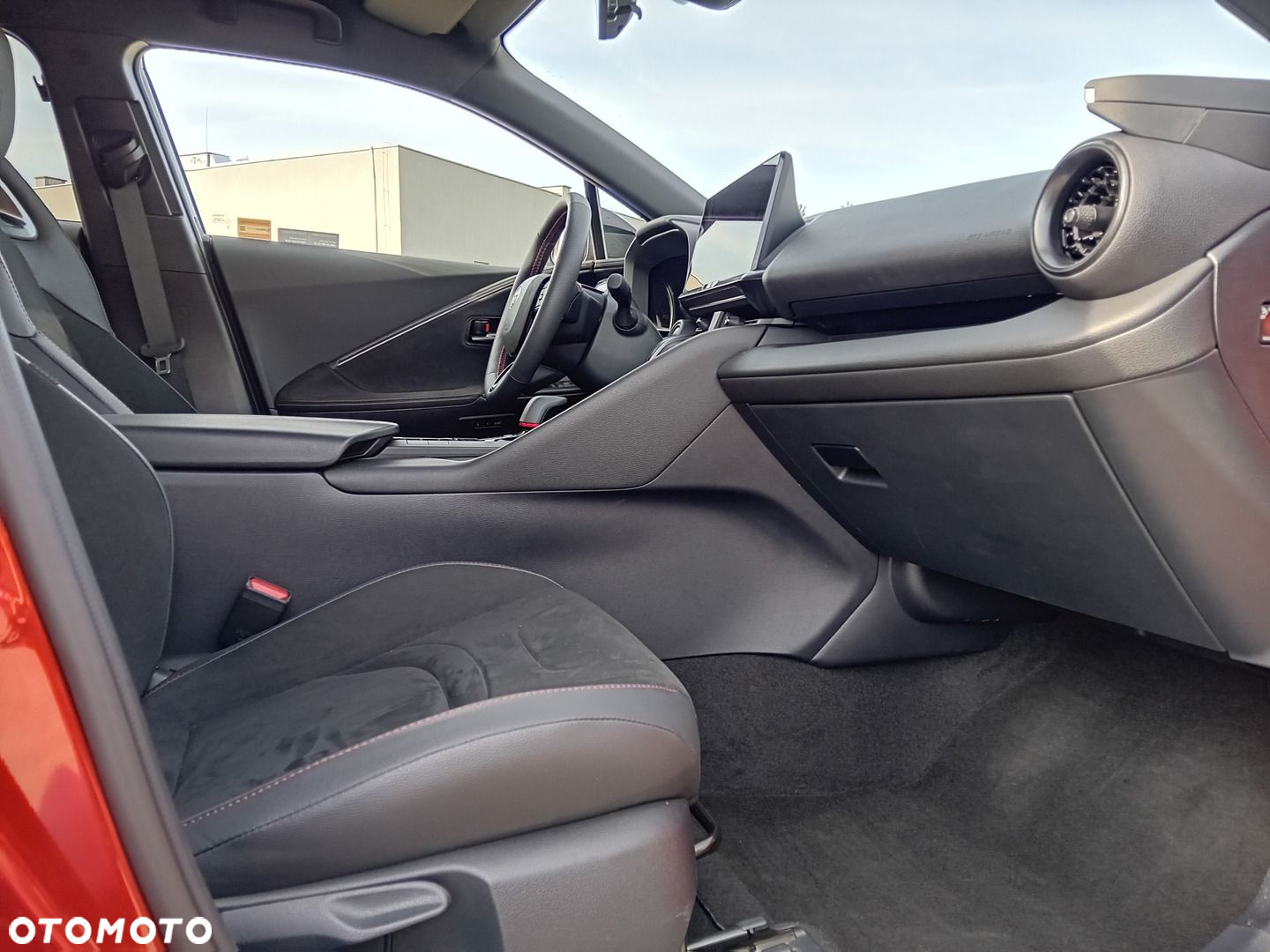 Toyota C-HR - 33