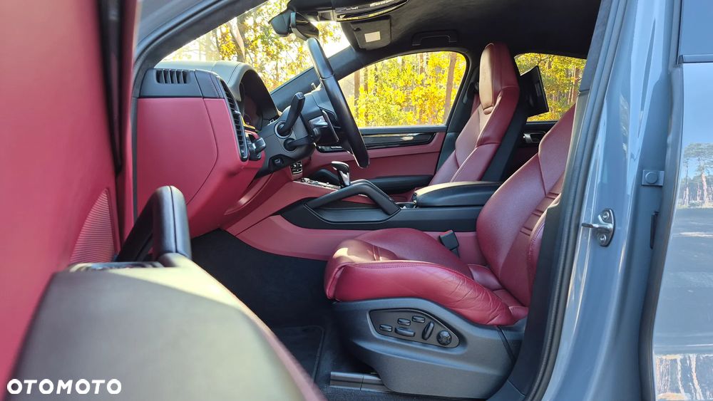 Porsche Cayenne Turbo GT - 11