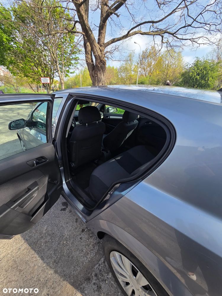 Opel Astra 1.6 Enjoy - 9