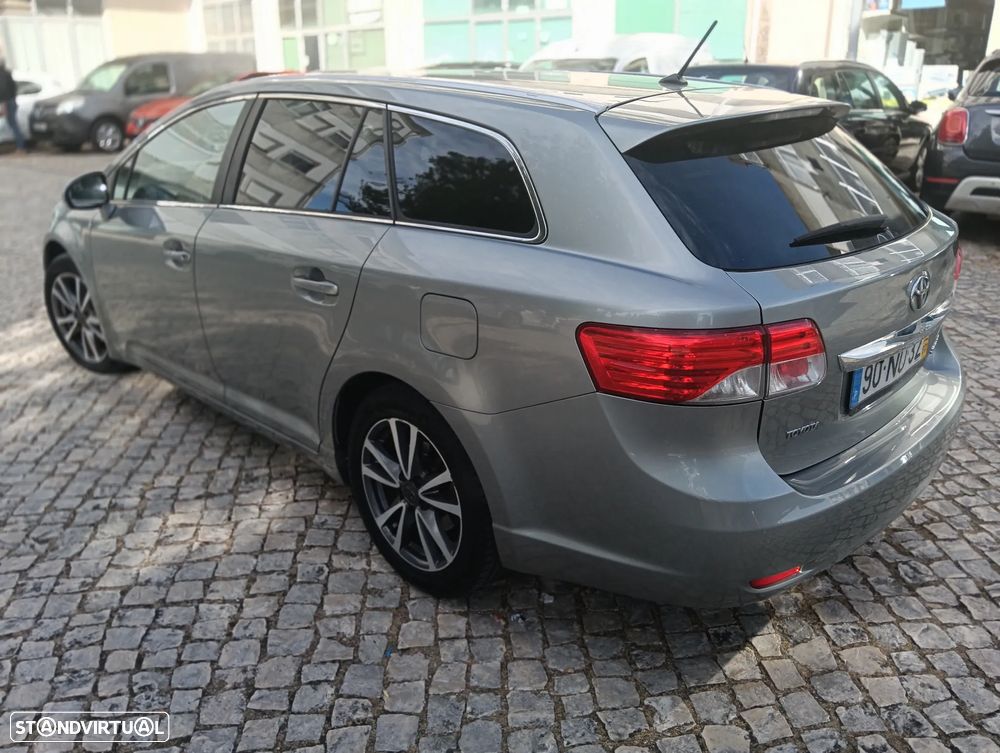 Toyota Avensis SW 2.0 D-4D Exclusive - 19