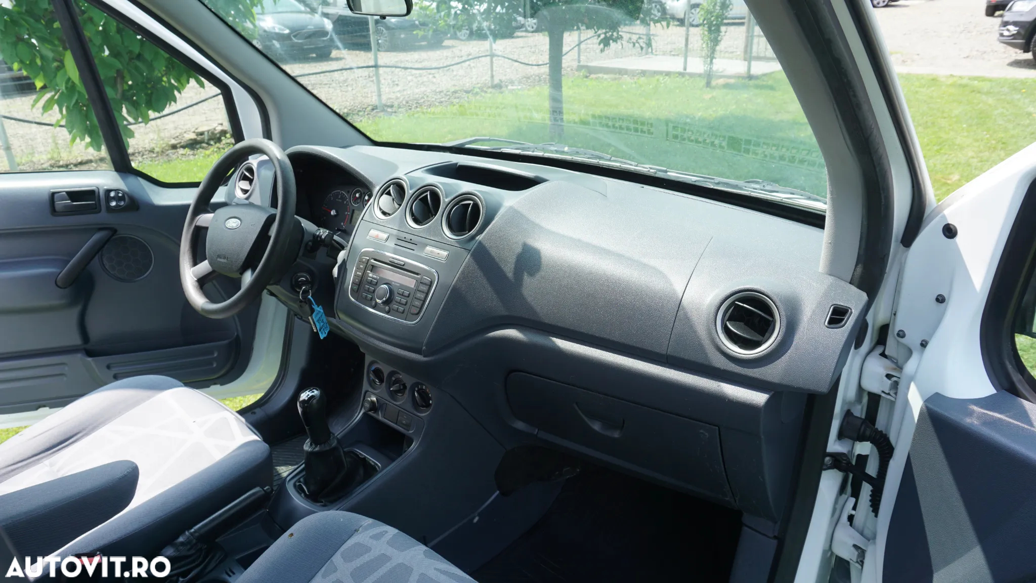 Ford Transit Connect - 11
