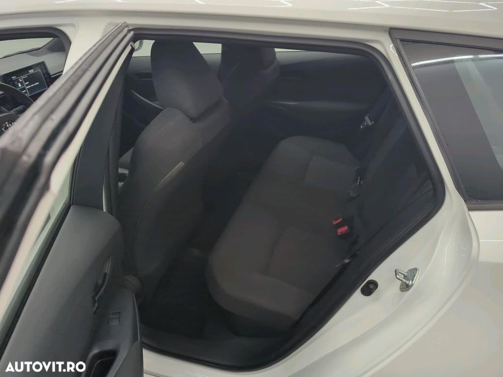 Toyota Corolla - 8