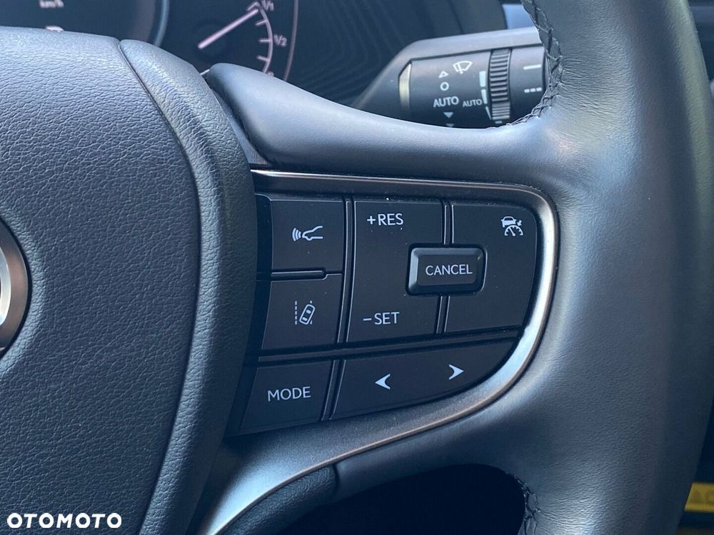 Lexus UX 250h GPF Business 2WD - 25