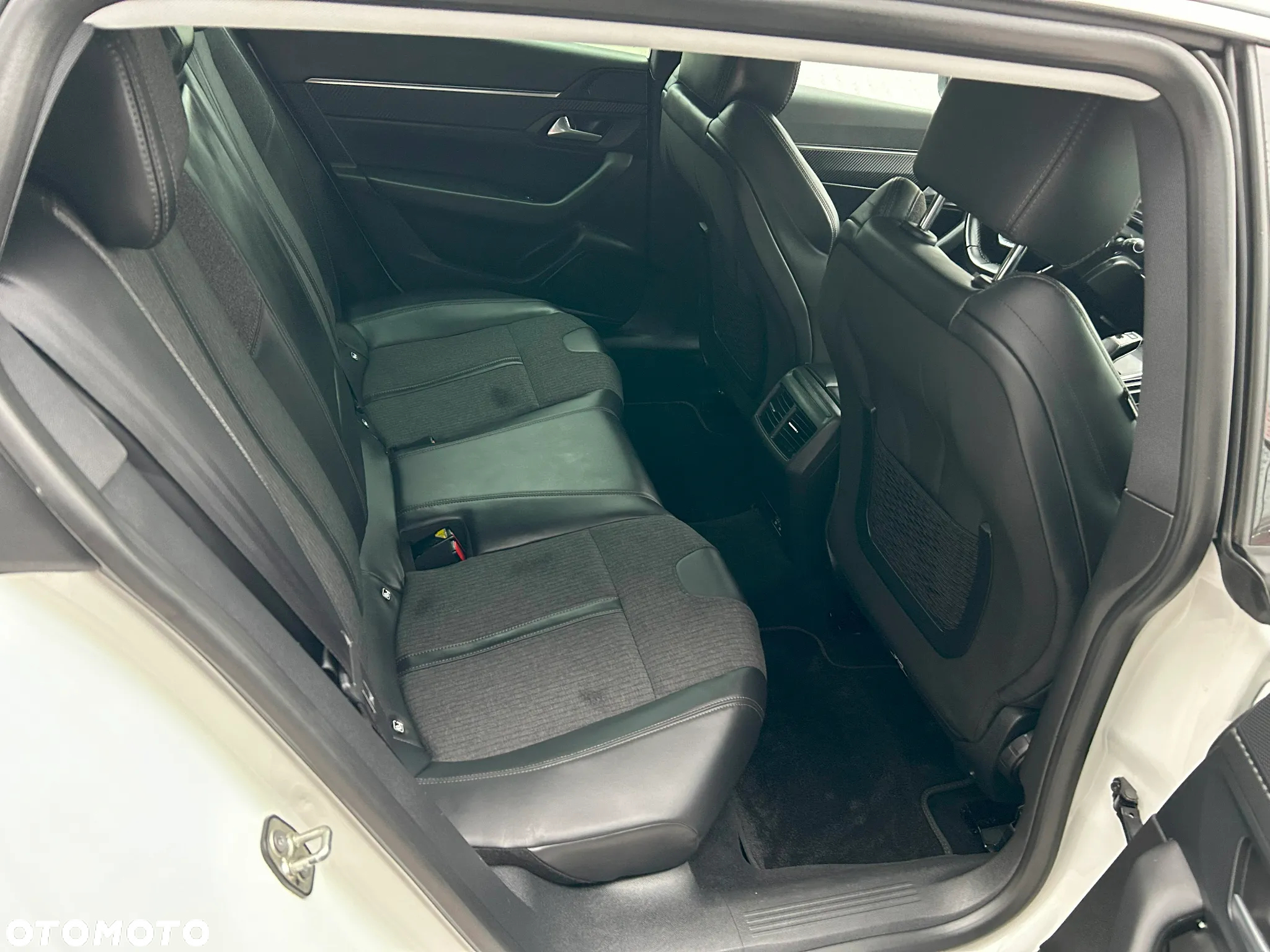 Peugeot 508 SW Hybrid 225 e-EAT8 Allure - 19