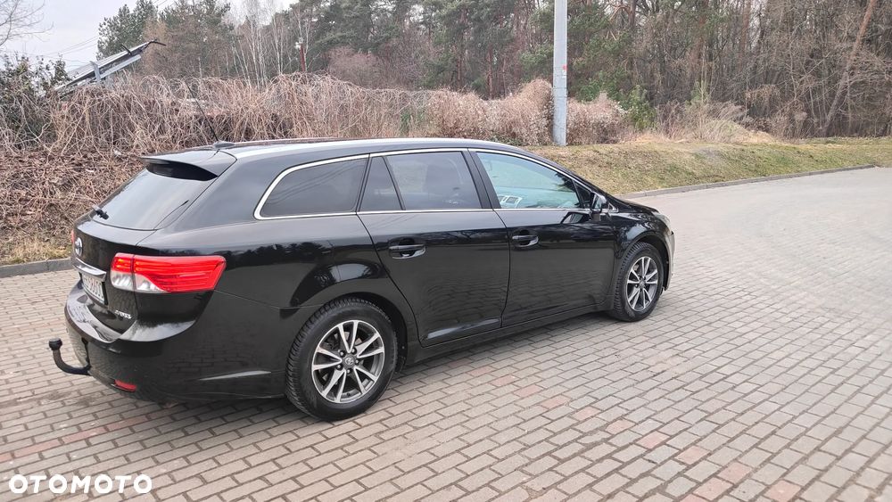 Toyota Avensis 2.0 D-4D Premium - 19