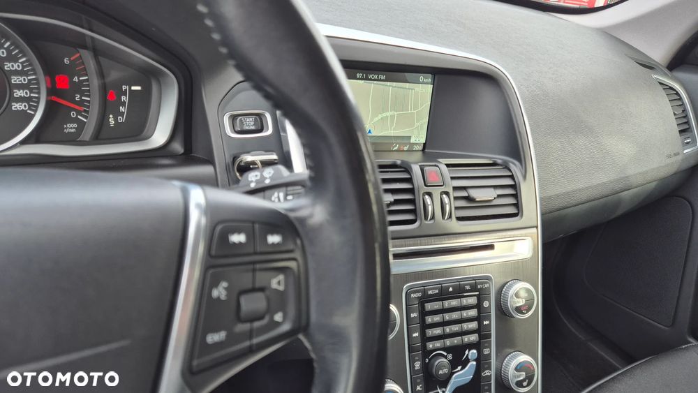 Volvo XC 60 D4 Geartronic Momentum - 14