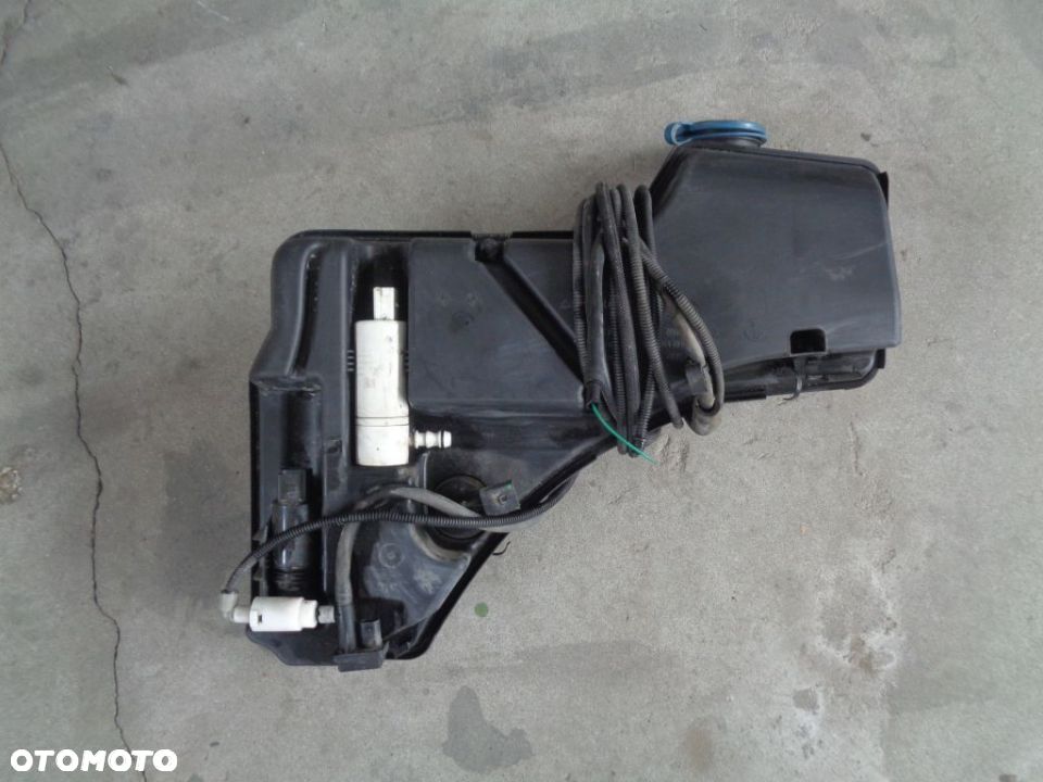 MERCEDES ML W166 6,3 AMG ZBIORNICZEK SPRYSKIWACZY