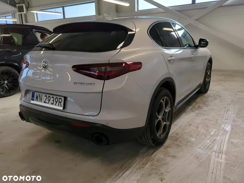 Alfa Romeo Stelvio 2.0 Turbo Sprint Q4 - 3