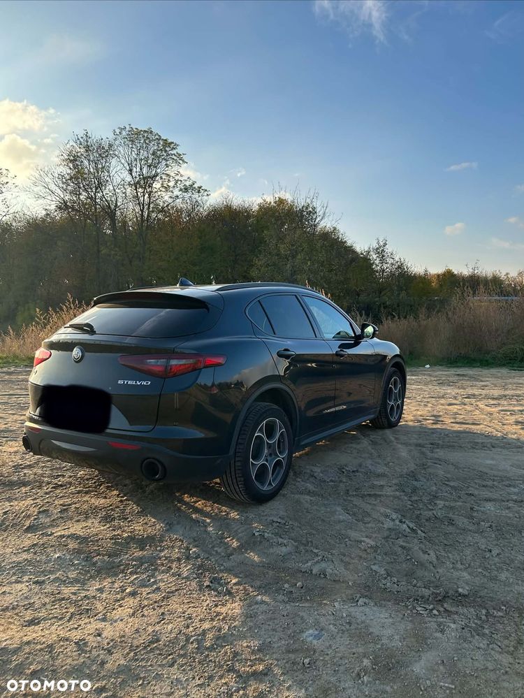 Alfa Romeo Stelvio - 4