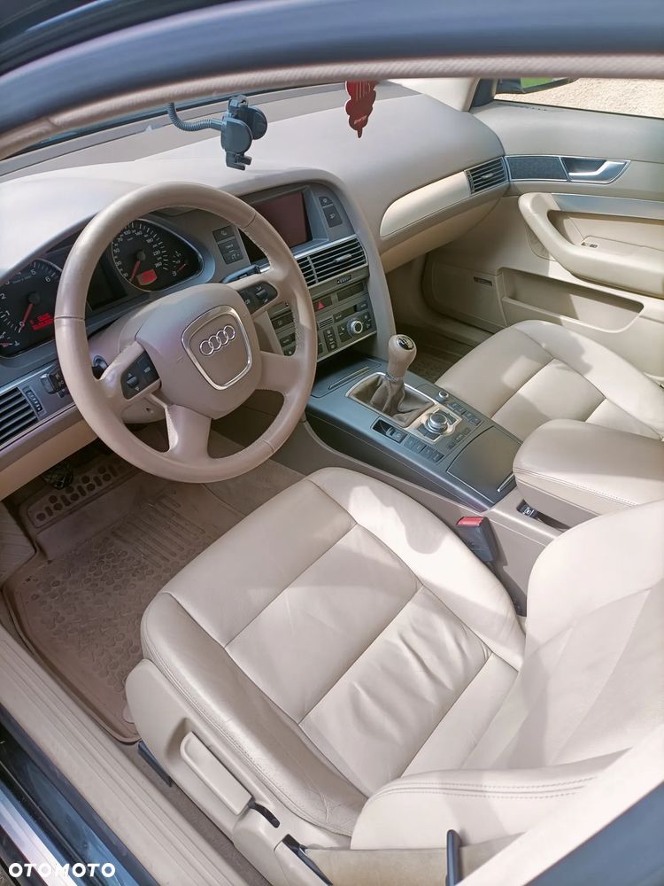 Audi A6 Limousine 2.4 - 6