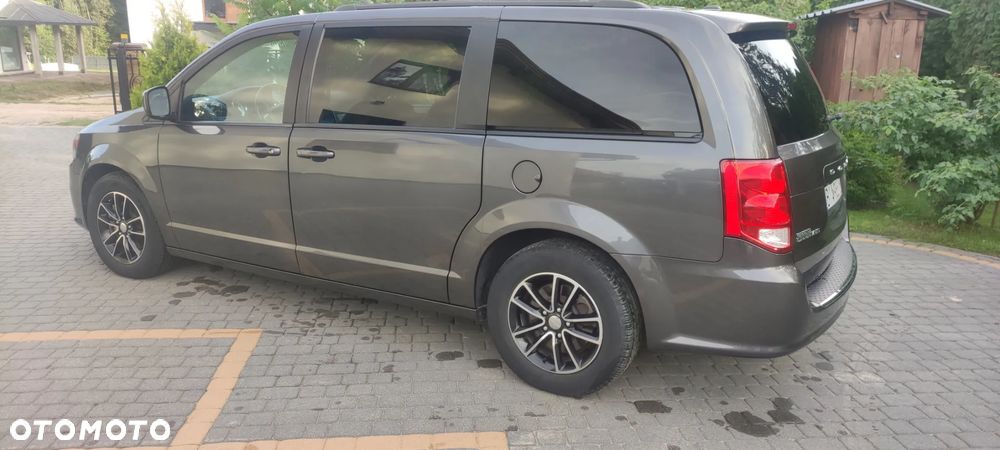 Dodge Grand Caravan - 13