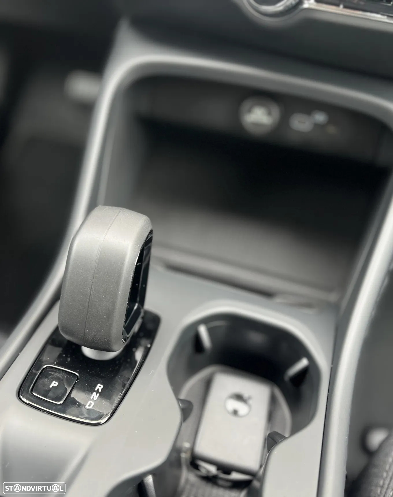 Volvo XC 40 2.0 B3 Essential - 19