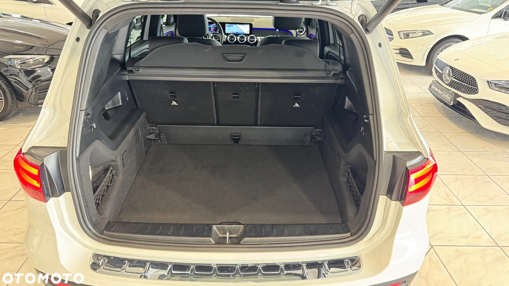 Mercedes-Benz GLB 200 Progressive 7G-DCT - 36
