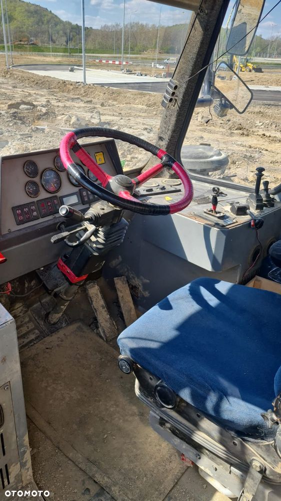 Moxy 40B - 6
