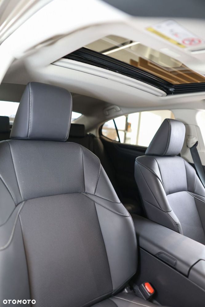 Lexus ES 300h Business Edition - 16