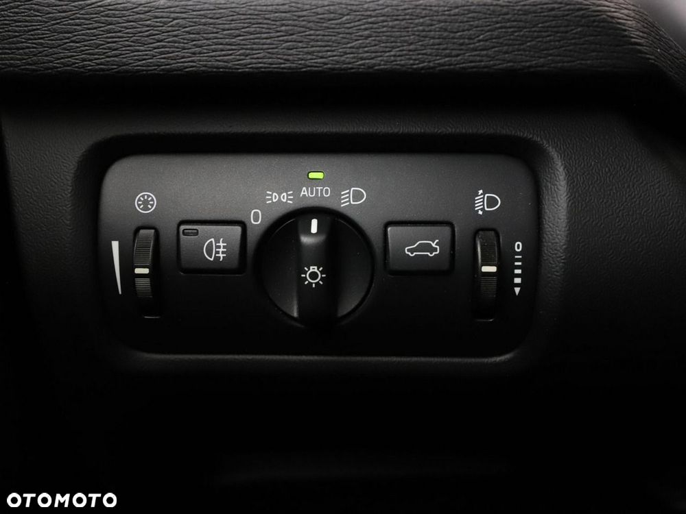 Volvo V40 T2 Kinetic - 31
