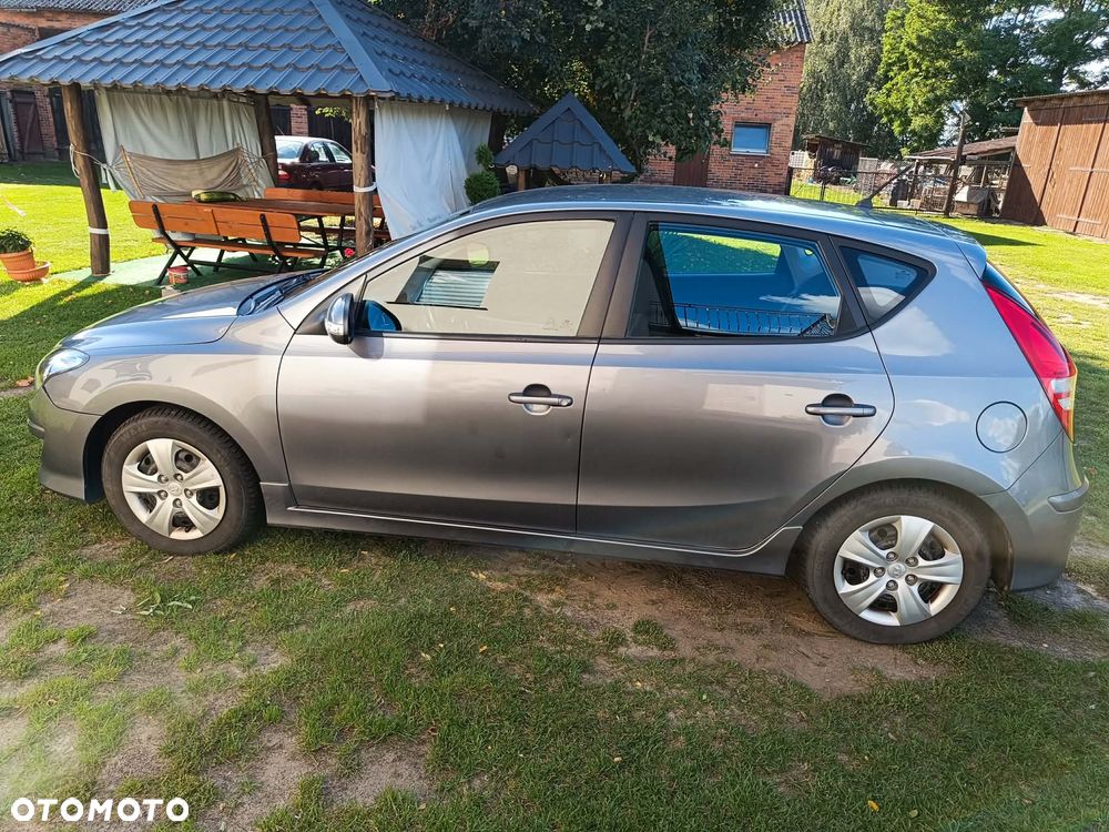 Hyundai i30 1.4 Comfort EU5 - 6