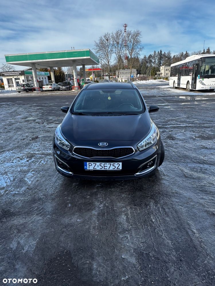 Kia Ceed 1.6 CRDi 136 ISG Dream Team Edition - 3