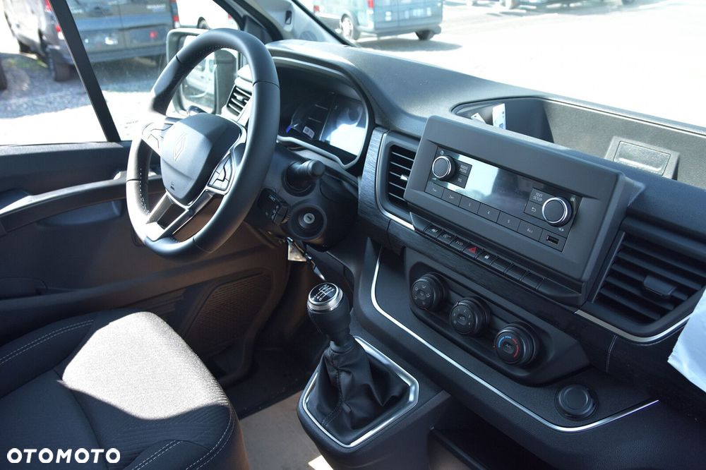 Renault Trafic - 17