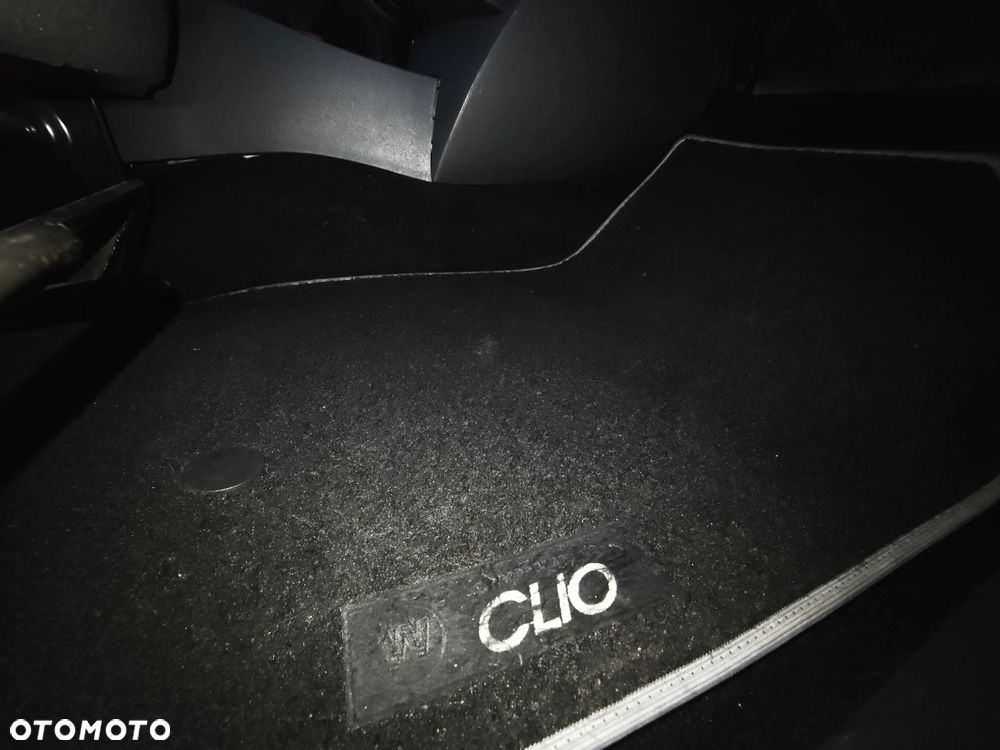 Renault Clio 1.2 16V 75 Dynamique - 9