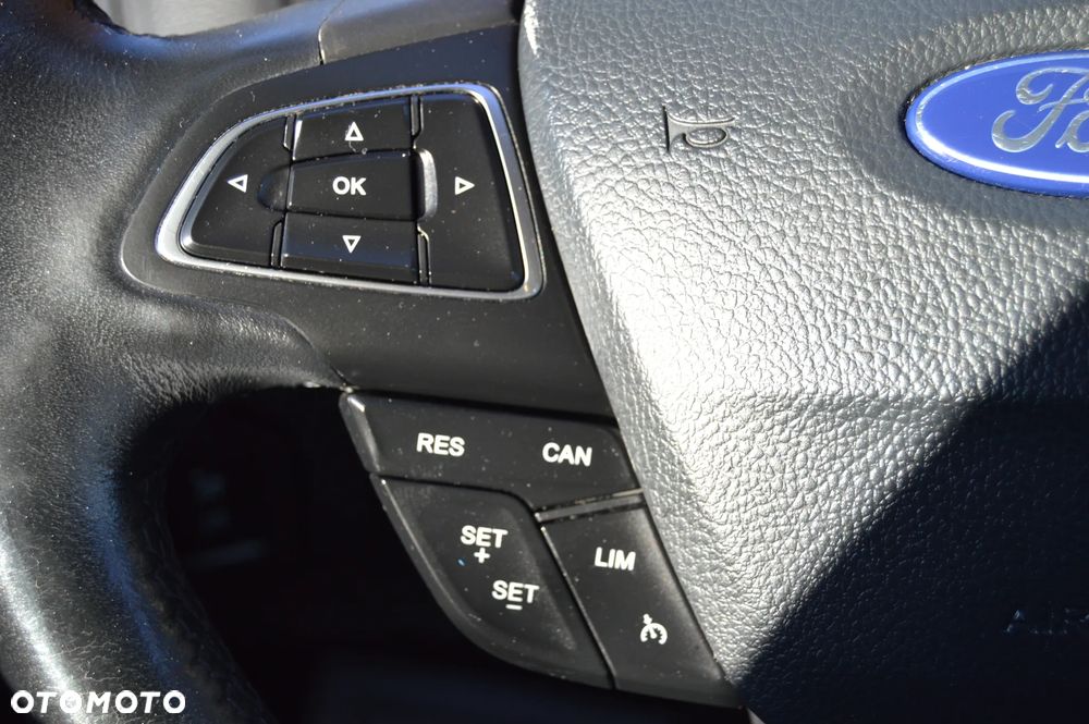 Ford Focus 1.0 EcoBoost Titanium Design - 14