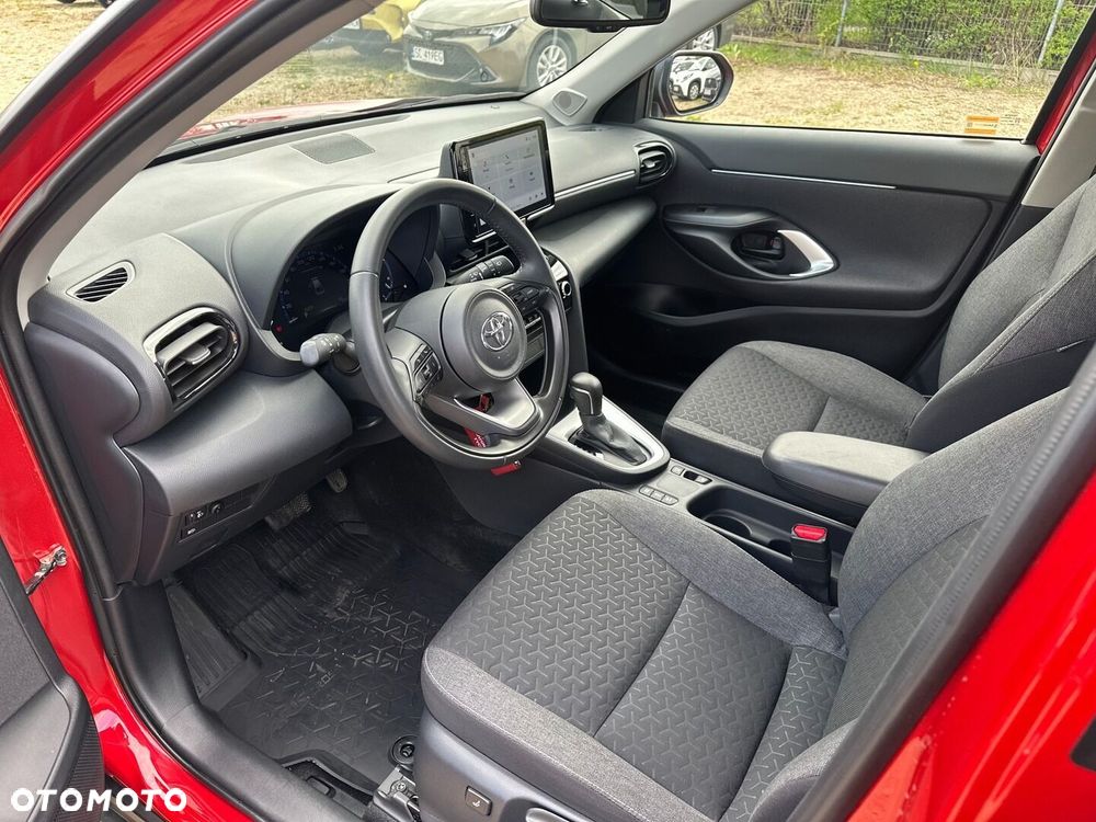 Toyota Yaris Cross - 12