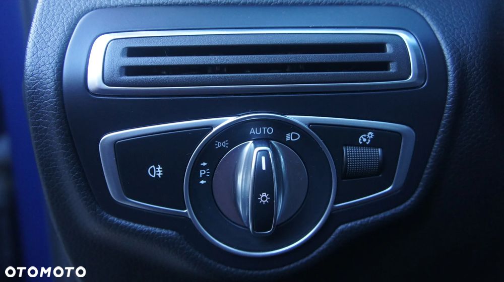 Mercedes-Benz Klasa C 200 9G-TRONIC AMG Line - 19