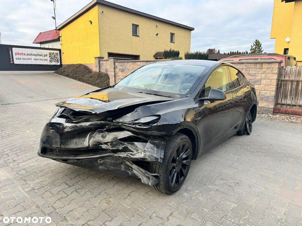 Tesla Y - 6