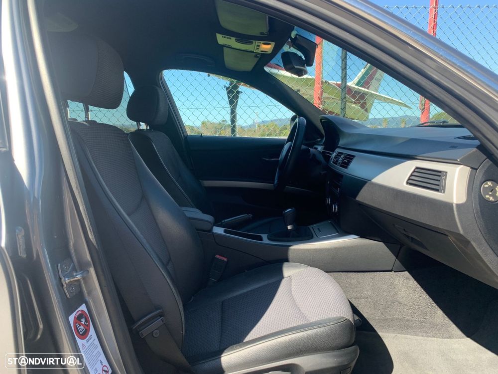 BMW 318 d Pack M - 19