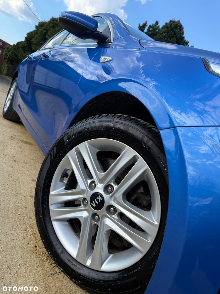 Kia Ceed 1.6 CRDi mHEV M DCT - 10
