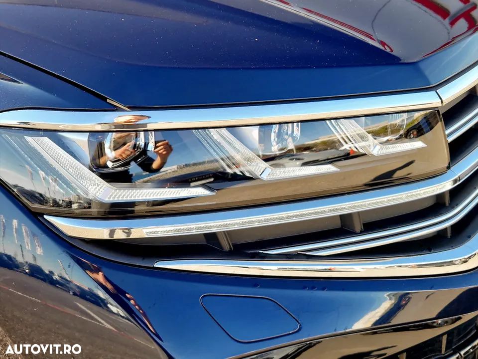 Volkswagen Touareg V6 TDI 4MOTION Elegance - 9