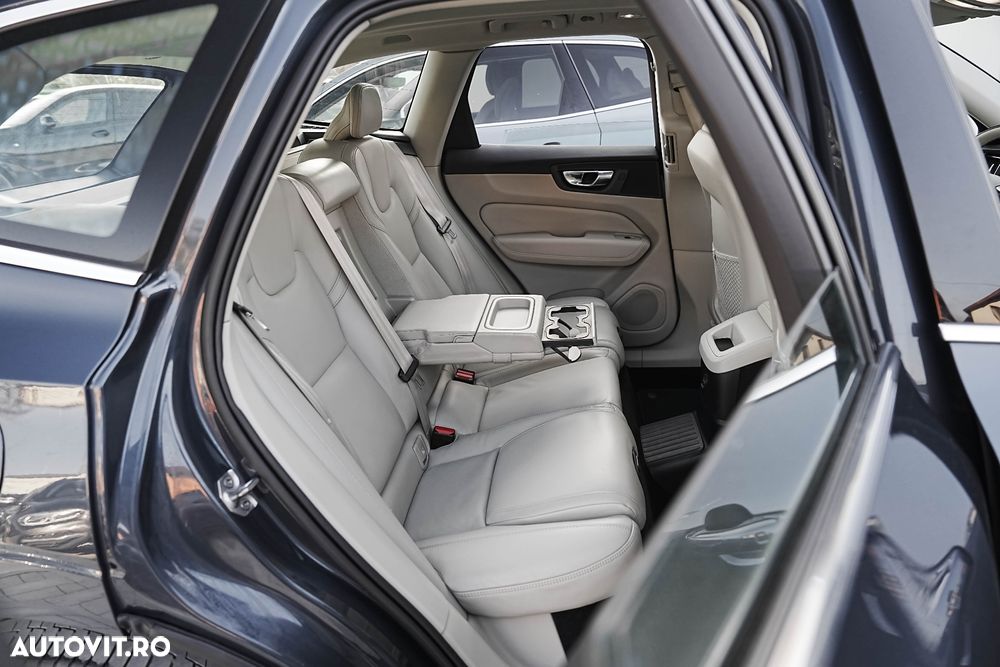 Volvo XC 60 Recharge T6 Twin Engine eAWD Inscription Expression - 16