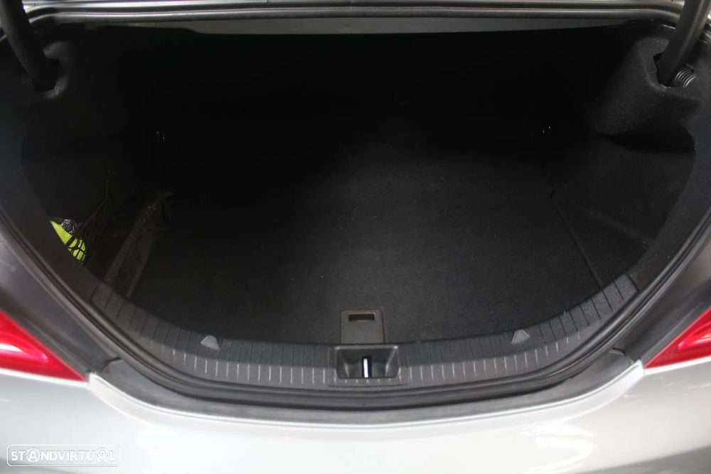 Mercedes-Benz CLA 180 d Urban - 24