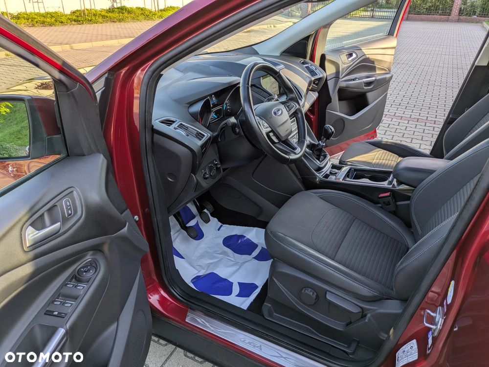 Ford Kuga 1.5 EcoBoost 2x4 Titanium - 27